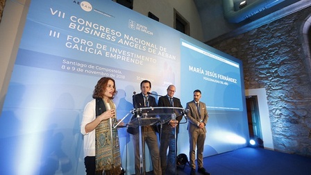 Mª Jesús Fernández, recibiendo el premio