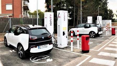 Ionity abre su primera instalación de carga ultrarrápida en España